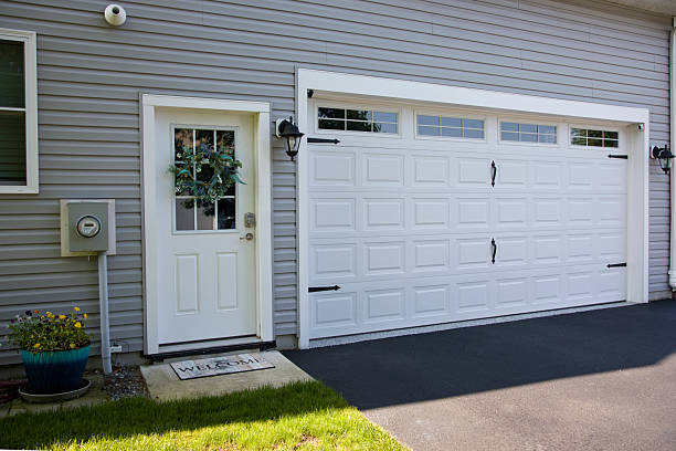 24/7 Emergency Garage Door Panel Replacement experts in Troy, AL